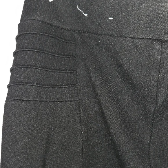 Chic Black Pants with Silver Accents - Picture 3 of 4